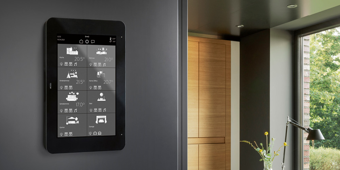 JUNG Smart Panel 8 bei Gebäudeleittechnik Lehnin Udo Mosler GmbH & Co. KG in Kloster Lehnin